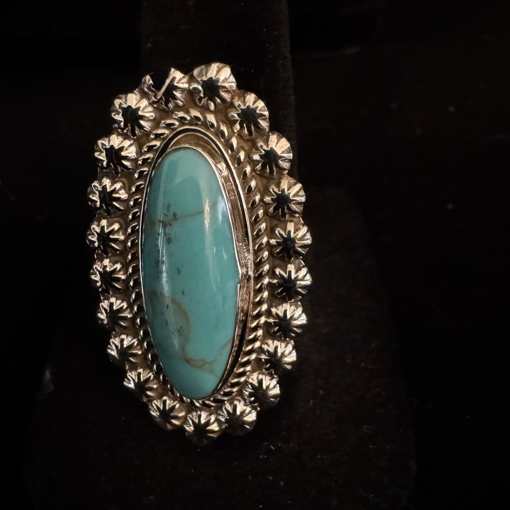 Sterling Silver and genuine kingman Turquoise‎ Oval ring
